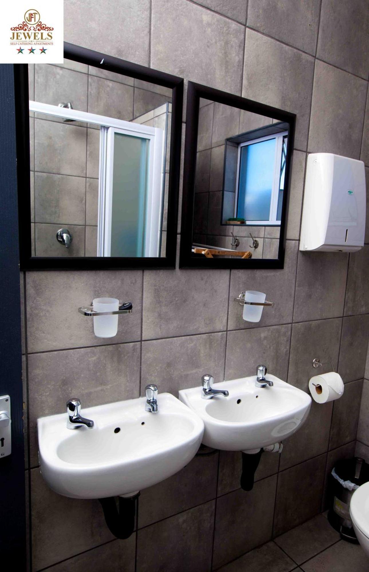 Jft Self Catering Units Bed and Breakfast East London Eksteriør billede