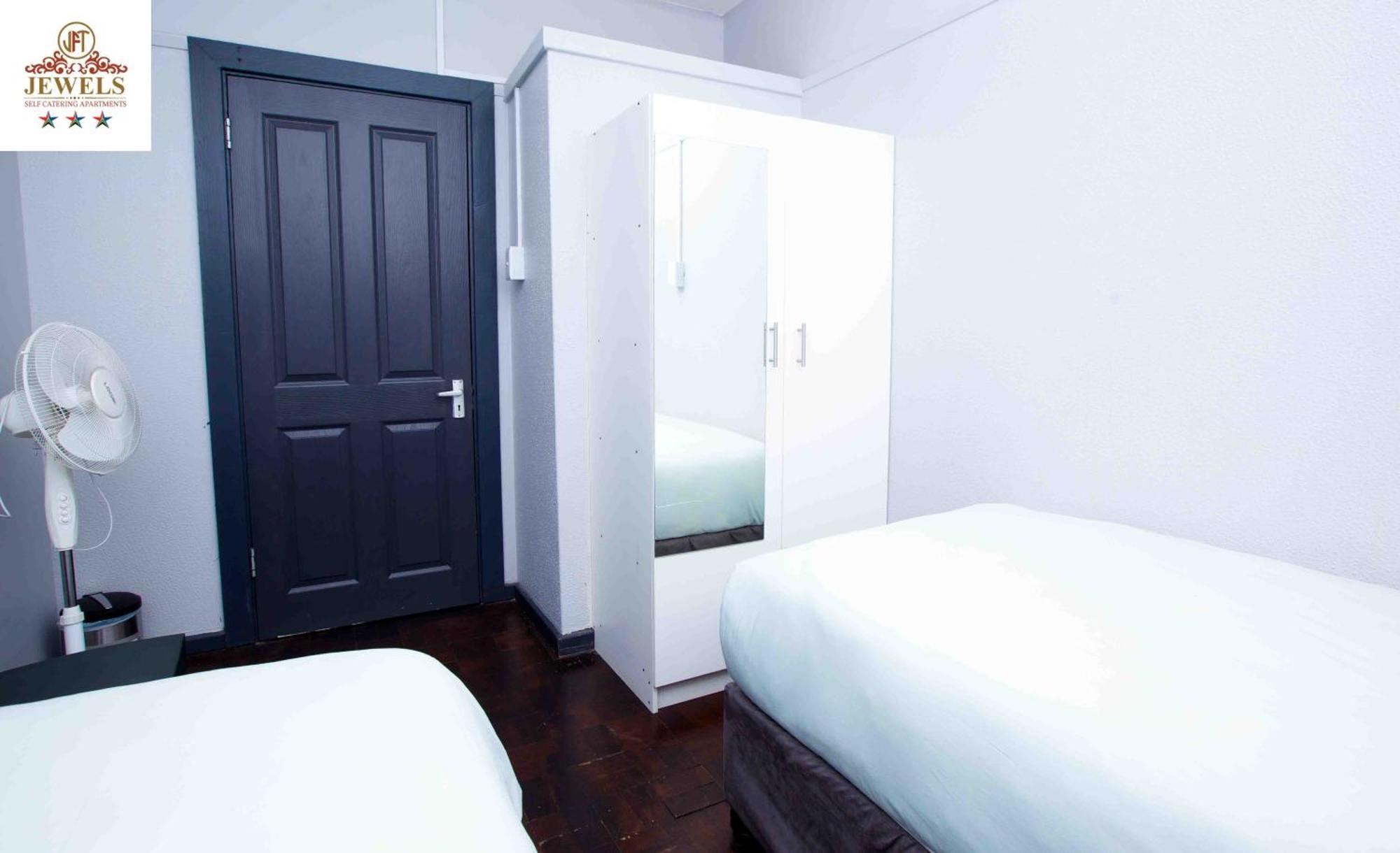 Jft Self Catering Units Bed and Breakfast East London Eksteriør billede